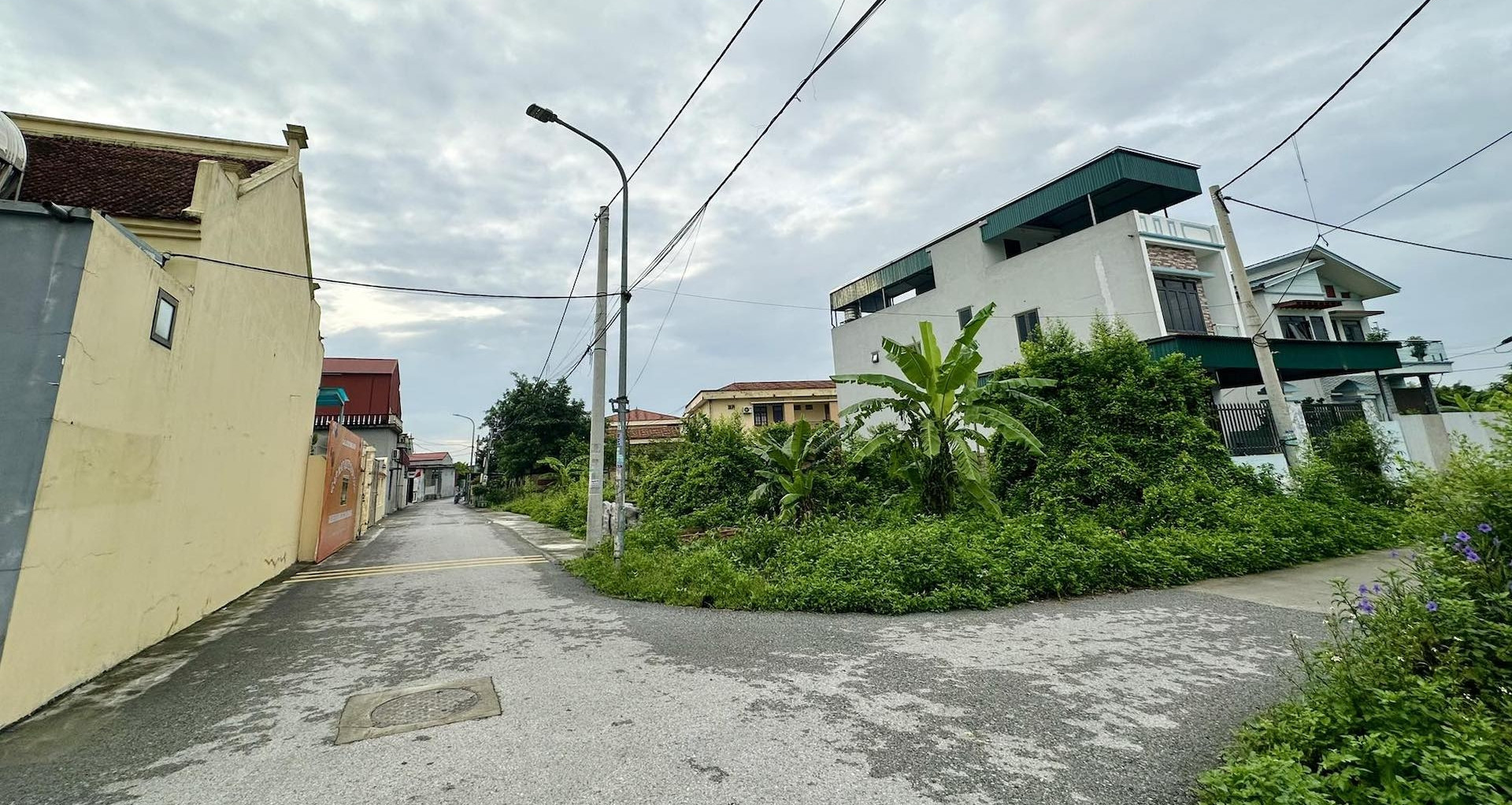 Xây nhà trên đất mua bằng giấy viết tay từ năm 2013 có được cấp sổ đỏ?