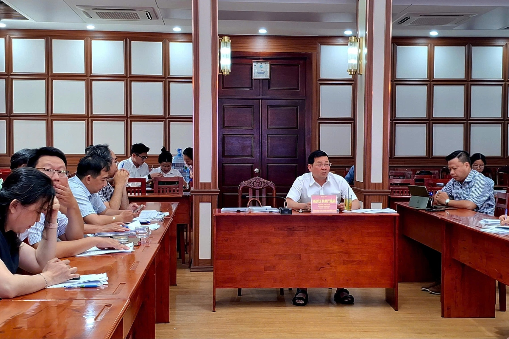 10 phút ngồi họp, Giám đốc Sở duyệt ngay cấp sổ hồng cho nghìn căn hộ