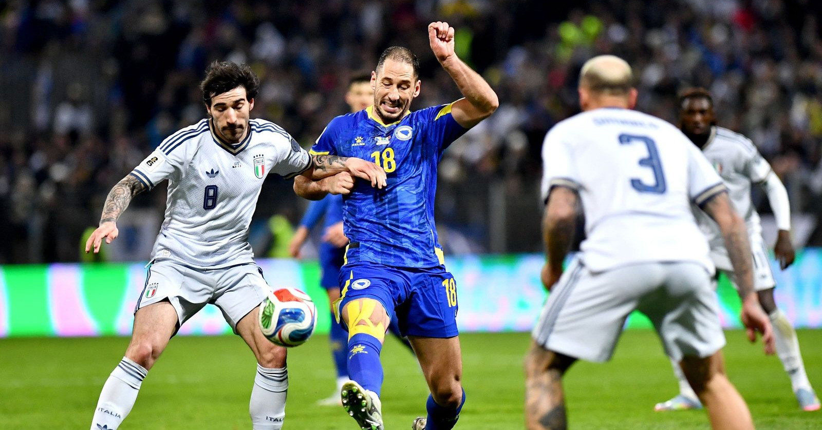 Tin tức về chuyển nhượng 2/4: MU chốt Tonali, Napoli ký Salah