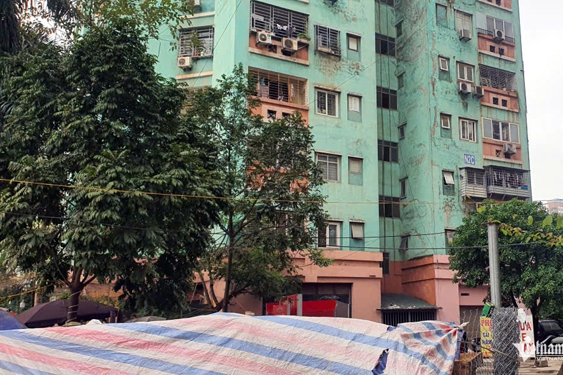 Hà Nội: Nam thanh niên rơi từ tầng cao chung cư xuống đất tử vong