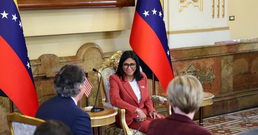 Mỹ dỡ lệnh trừng phạt áp lên Tổng thống lâm thời Venezuela