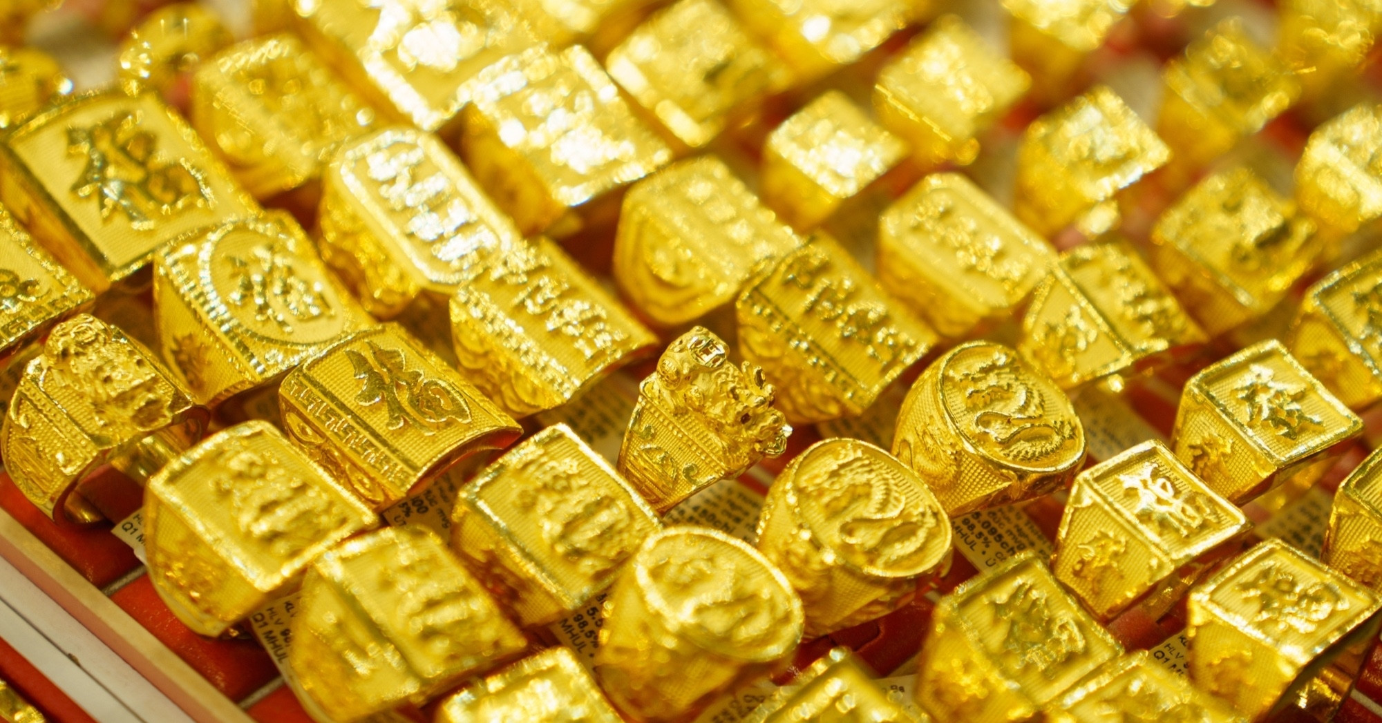 Giá vàng thế giới rơi thẳng đứng, giảm hơn 160 ...