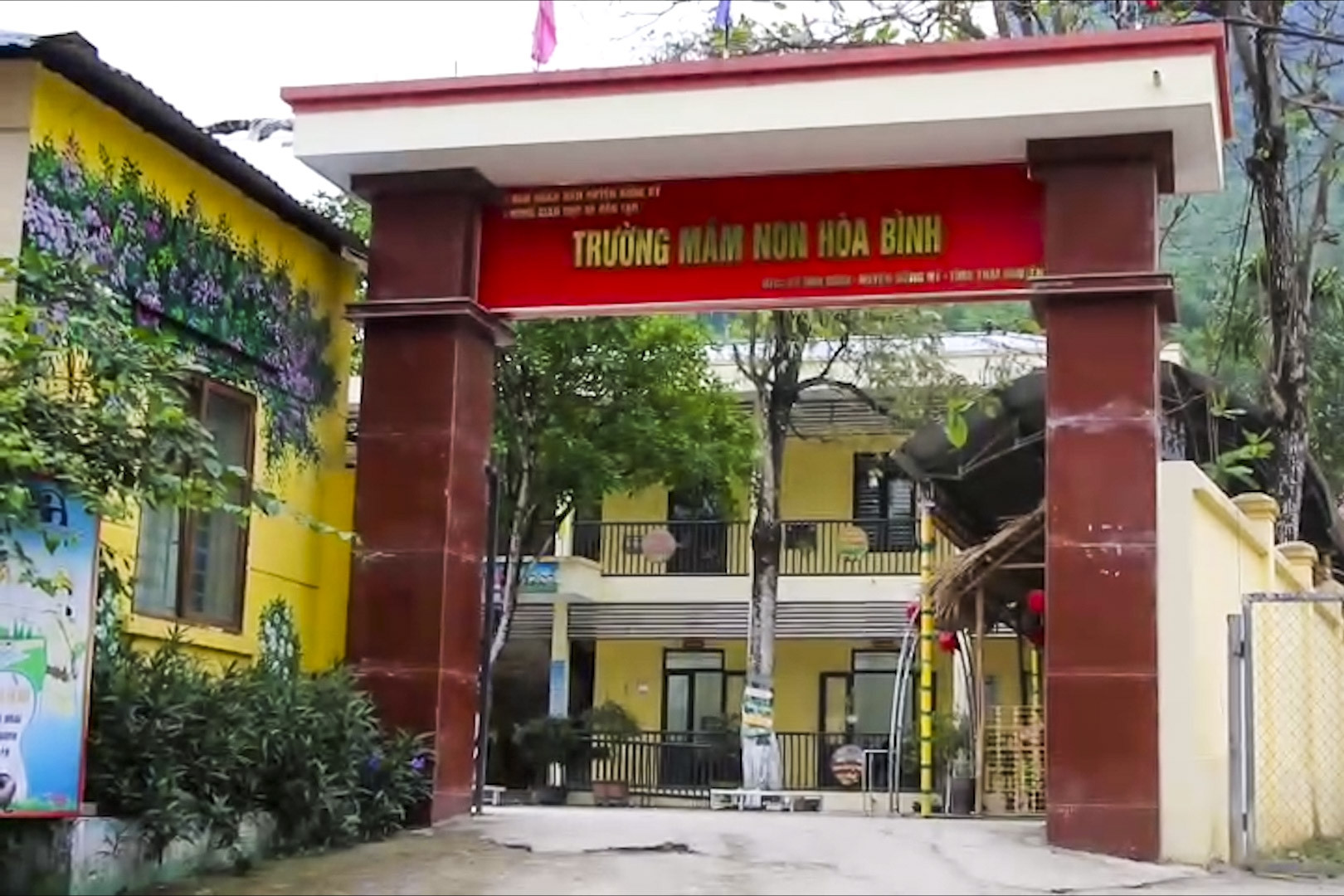 Phụ huynh một trường cho con nghỉ học do nghi vấn thịt lợn không an toàn