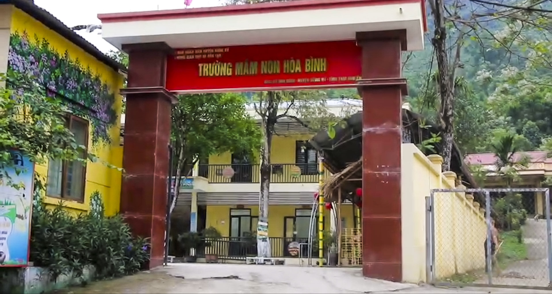 Phụ huynh một trường cho con nghỉ học vì nghi vấn thịt lợn không an toàn