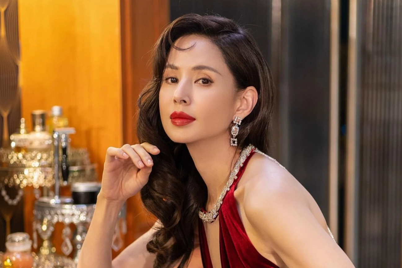  'Tiểu Long Nữ' Lý Nhược Đồng xin lỗi 