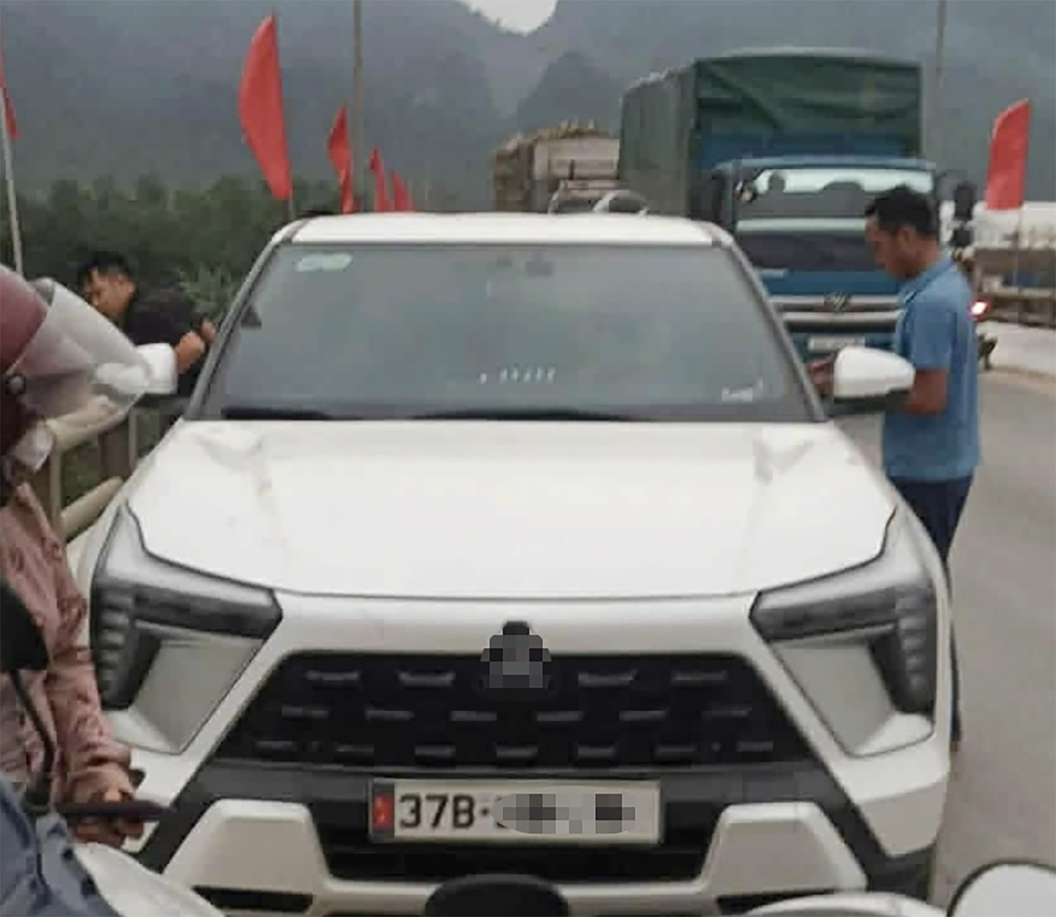 tìm kiếm cô gái mất tích.jpg