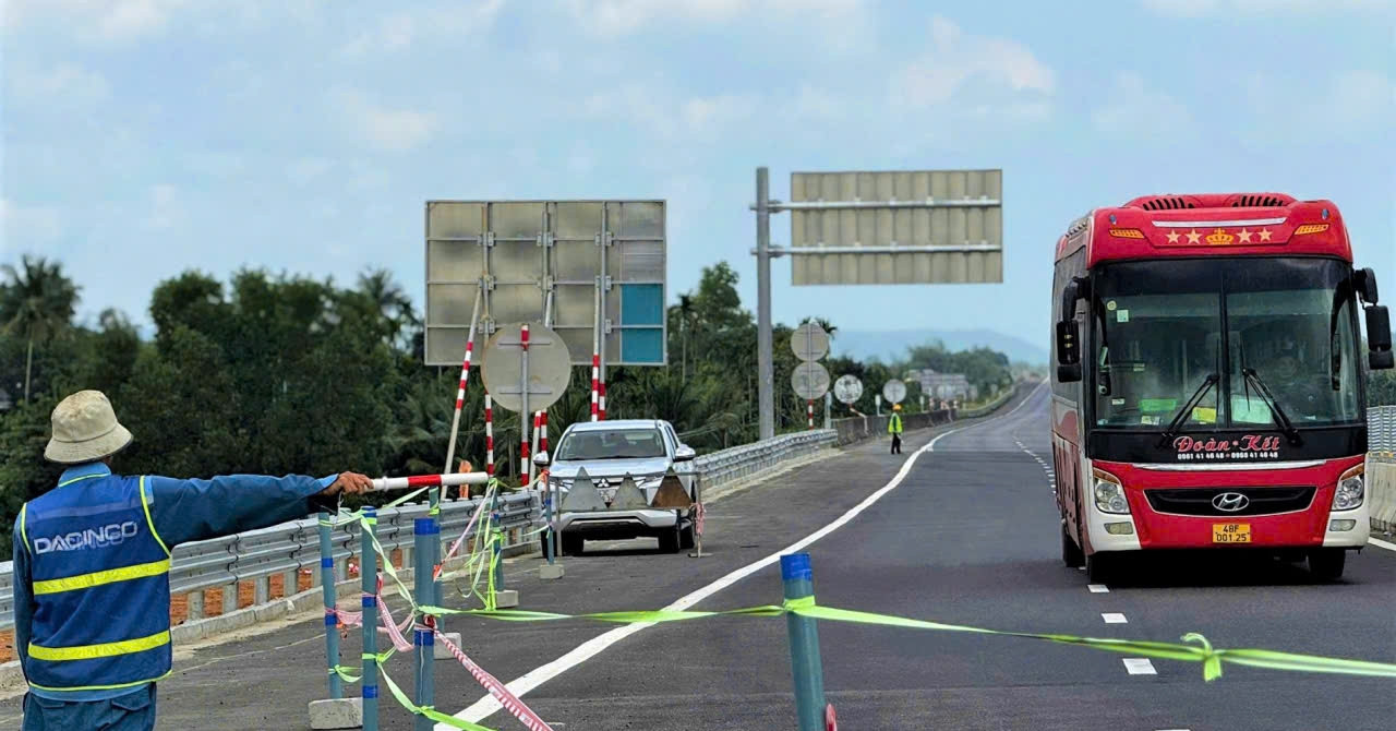 Vì sao loạt dự án cao tốc Bắc - Nam thông xe kỹ thuật nhưng chưa thể khai thác?