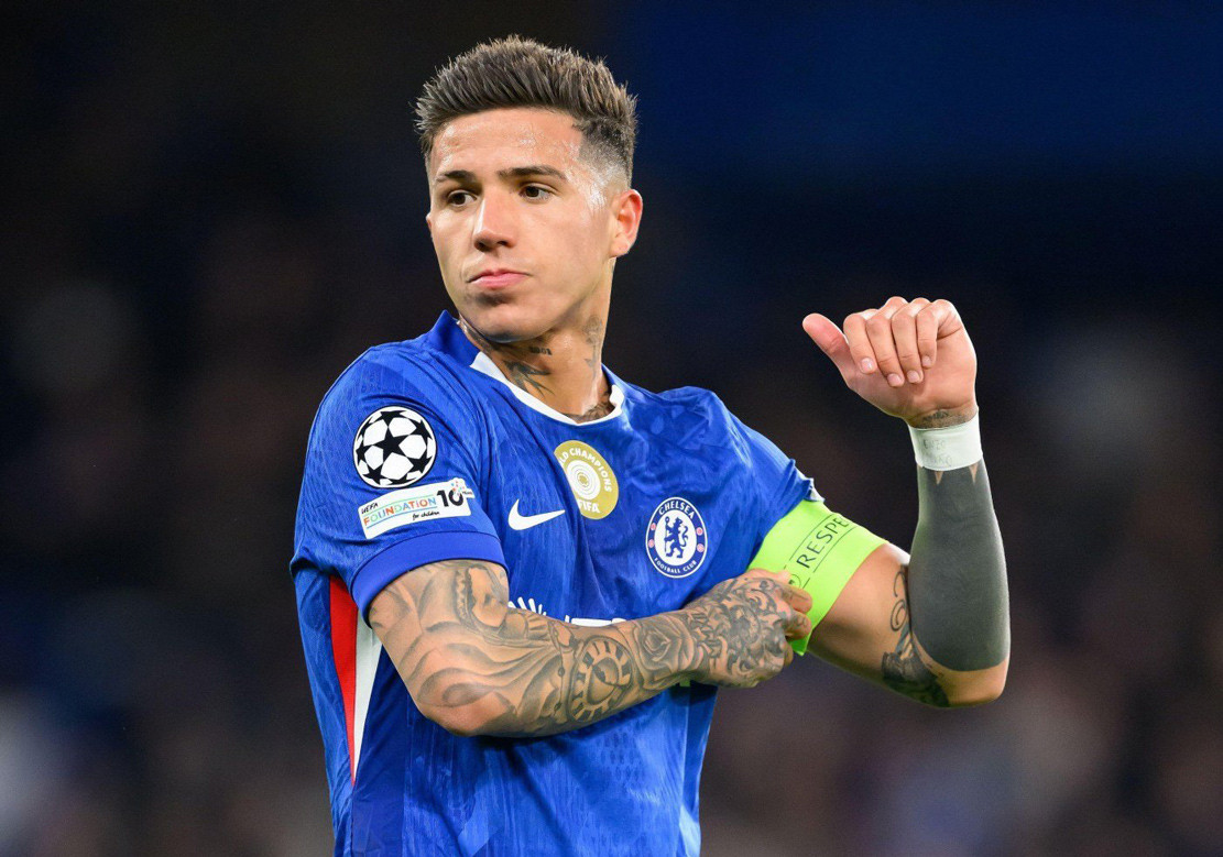 www_thesun_co_uk stamford bridge enzo fernandez action 1067651329.jpg