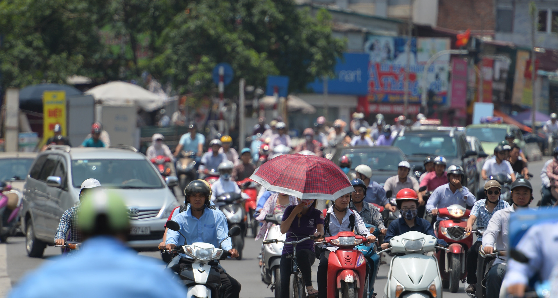 Dự báo thời tiết 21/4/2026: Trung Bộ nắng nóng mạnh, miền Bắc sắp vào đợt mưa mới