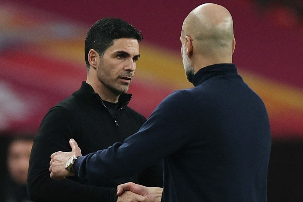 Arteta phản ứng bất ngờ, Pep nói 2 từ sau trận Man City 2-1 Arsenal