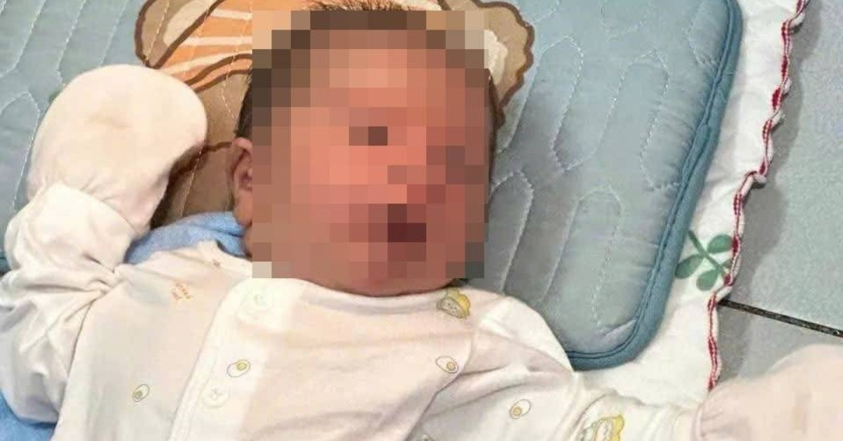 Bé sơ sinh 2 ngày tuổi bị bỏ rơi trước nhà dân ở TPHCM