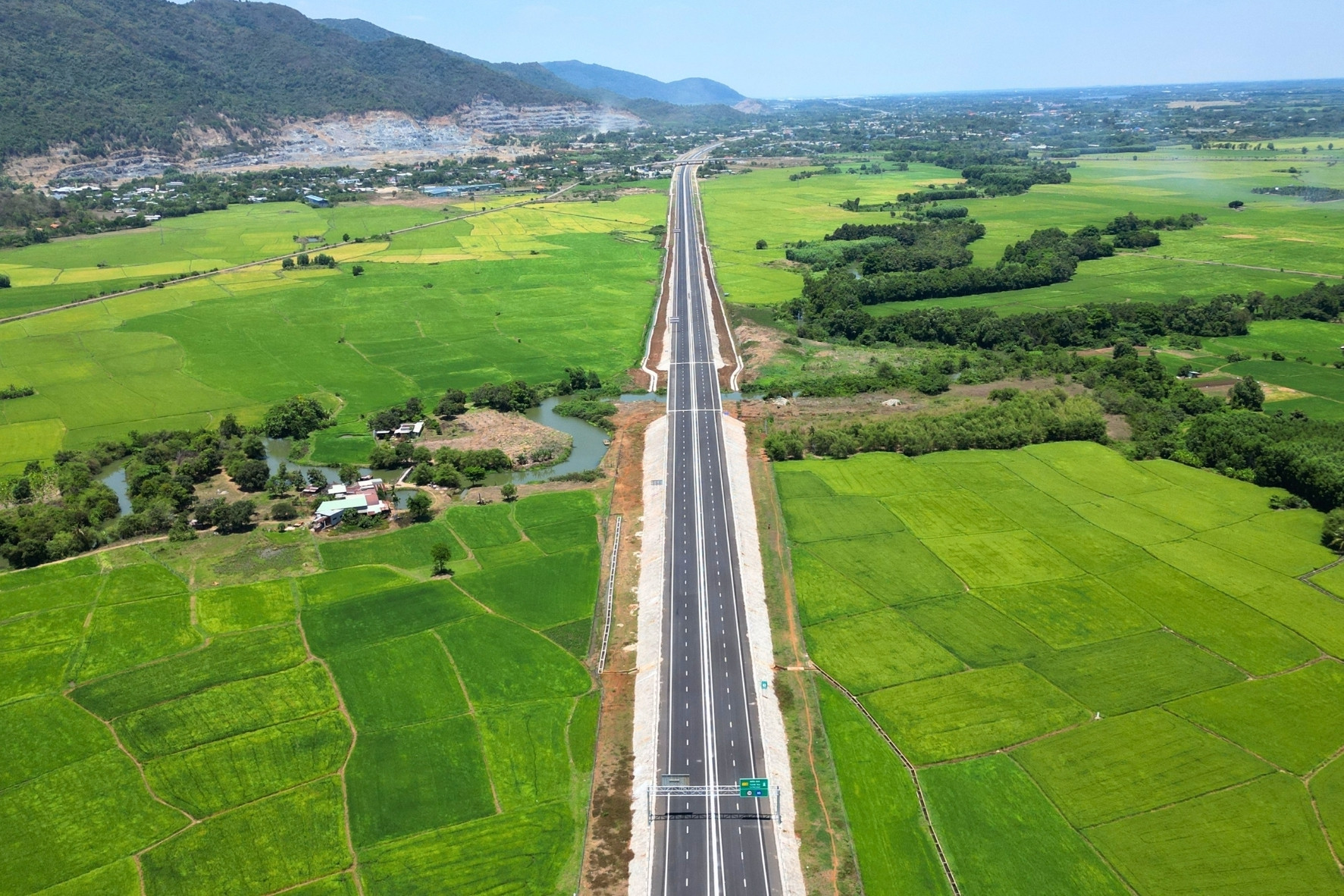 Cận cảnh cao tốc Biên Hòa – Vũng Tàu trước ngày thông xe