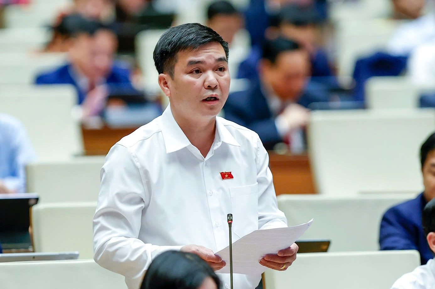  Cần đánh giá tiền lương của cán bộ cấp xã khi phải làm nhiệm vụ của 6-7 sở 