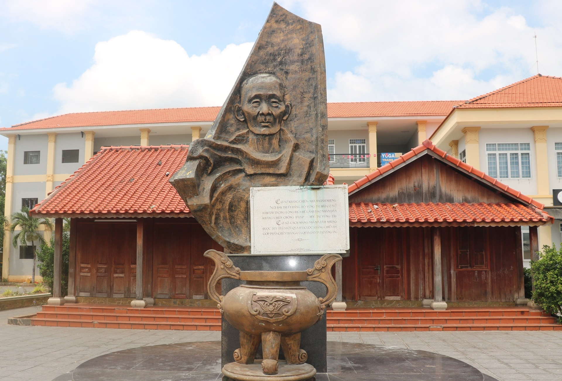 Chuyện ít biết về căn hầm bí mật dưới bể nước nhà má Tám Nhung ở TPHCM