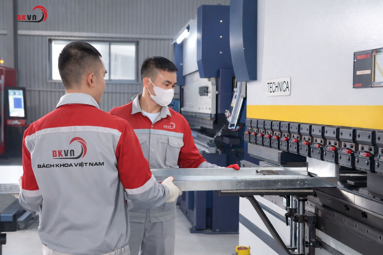 Công ty Bách Khoa Việt Nam ghi danh tại bảng xếp hạng Fast Rising 100