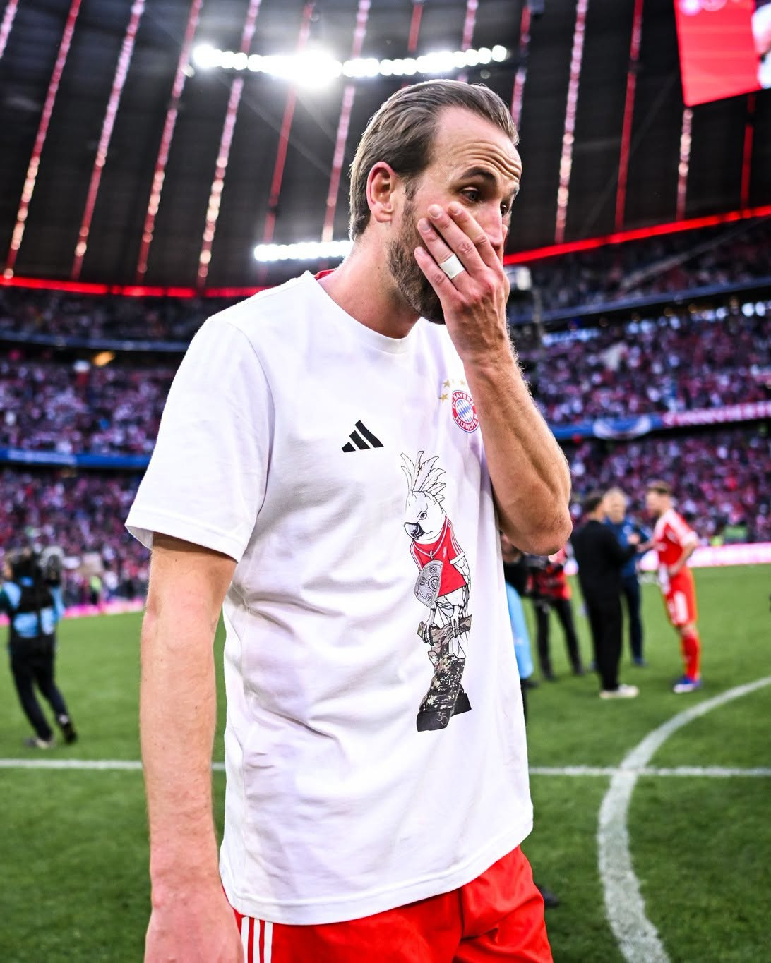 https://static-images.vnncdn.net/vps_images_publish/000001/000003/2026/4/20/harry-kane-bayern-158.jpeg