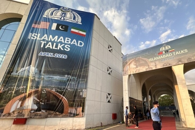 Iran chưa xác nhận tới Pakistan đàm phán, Anh cảnh báo mức cao nhất ở Hormuz