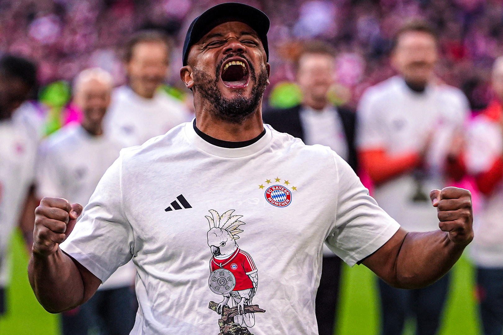 Kompany Bayern Stuttgart.jpg