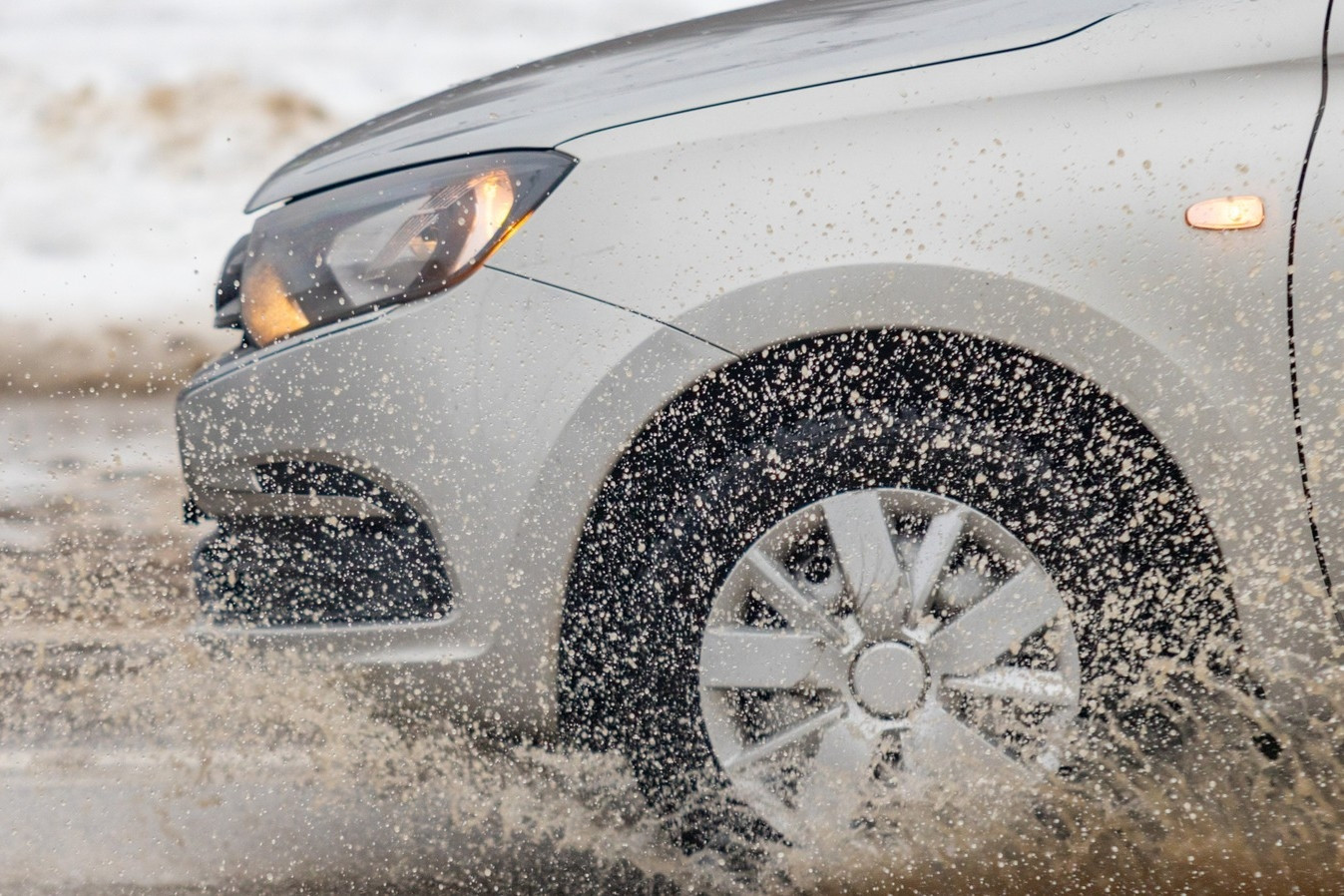 Lốp xe mòn ảnh hưởng thế nào đến khoảng cách phanh?