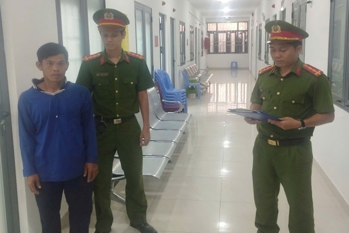 Mâu thuẫn trên tàu cá, một thuyền viên bị đâm trọng thương