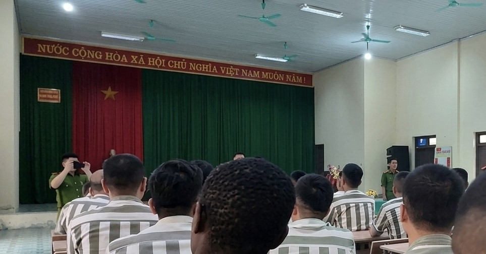 Phía sau song sắt: Câu chuyện của phạm nhân mang quốc tịch nước ngoài
