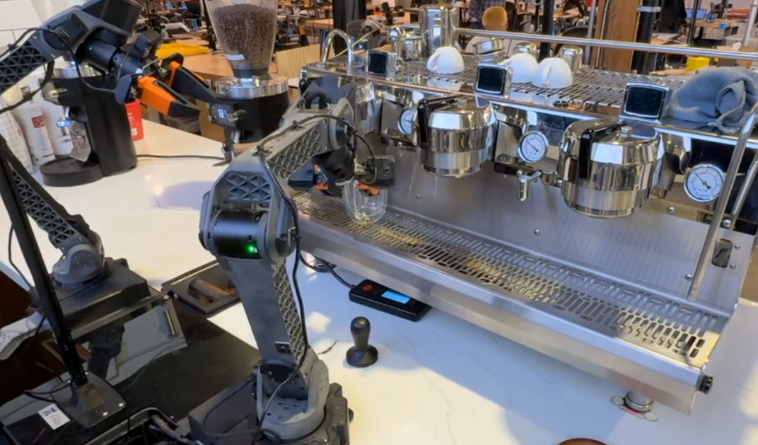 Robot tự suy nghĩ.png