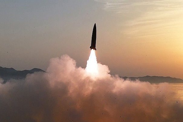 Tên lửa Hwasong-11 Ra công nghệ đạn chùm, vũ khí ‘rải thảm’ đầy uy lực mới của Triều Tiên