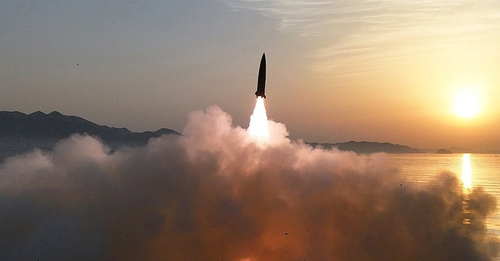 Tên lửa Hwasong-11 Ra công nghệ đạn chùm, vũ khí ‘rải thảm’ đầy uy lực mới của Triều Tiên