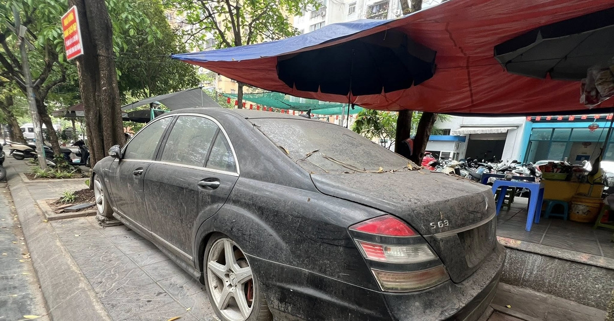 Thông tin bất ngờ về chiếc Mercedes bị ‘bỏ quên’ 10 năm trên vỉa hè Hà Nội
