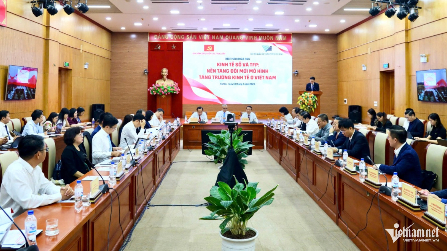 W-tăng trưởng.png