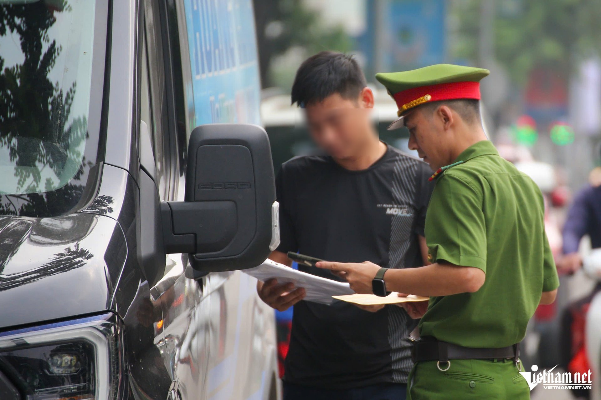 Xử lý vi phạm giao thông.jpg