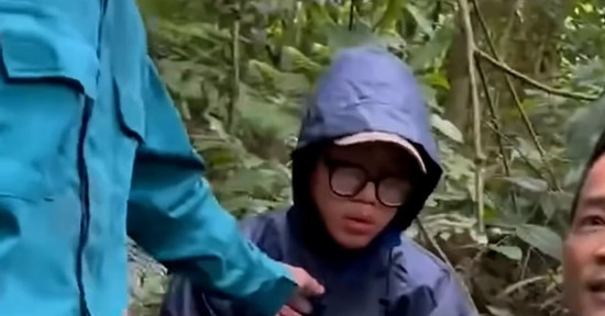 Bản tin trưa 21/4: Tìm thấy nam sinh viên Hà Nội mất tích khi leo núi Tam Đảo