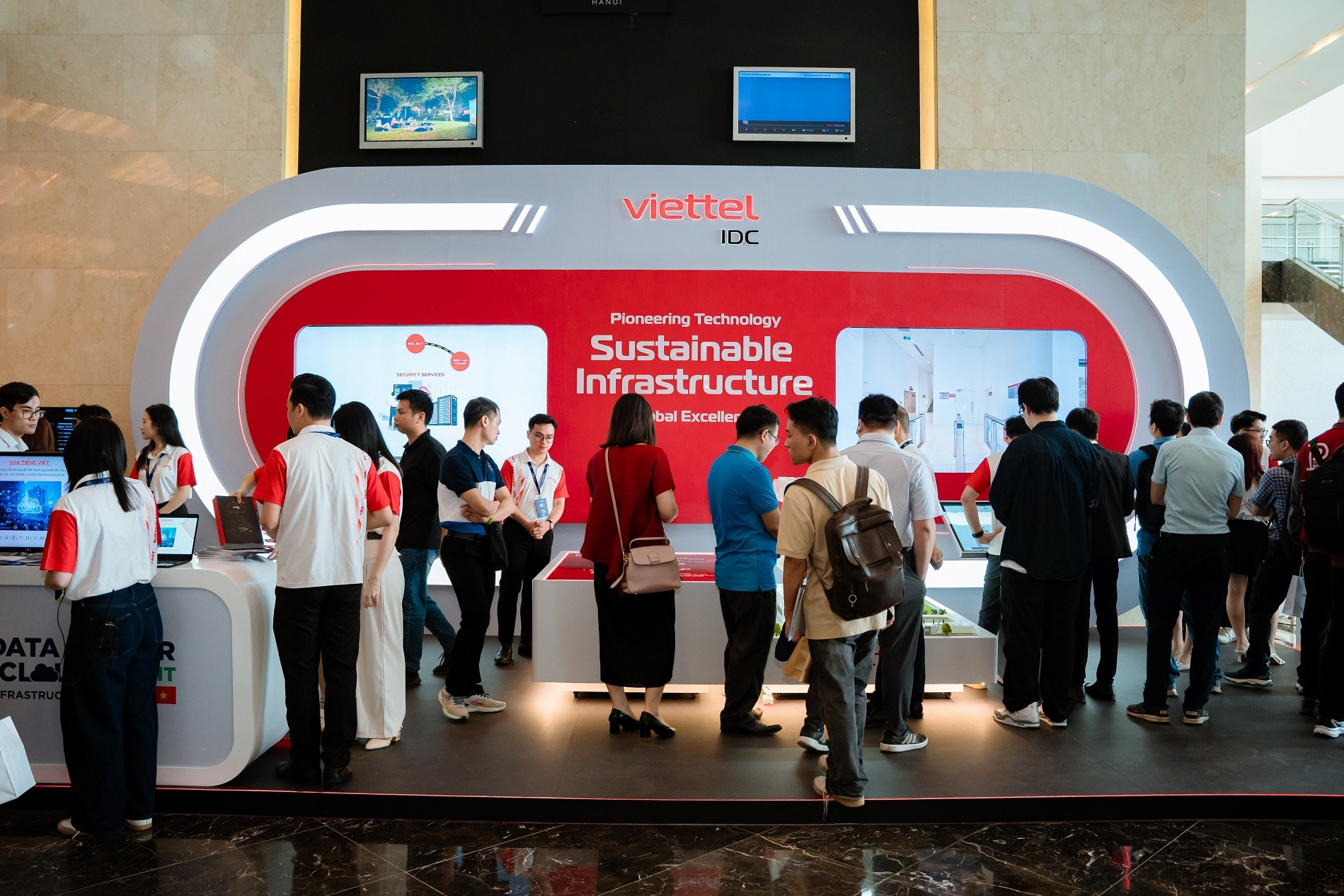 DCCI Summit 2026: Không nhìn AI riêng lẻ mà theo chuỗi hạ tầng liên thông