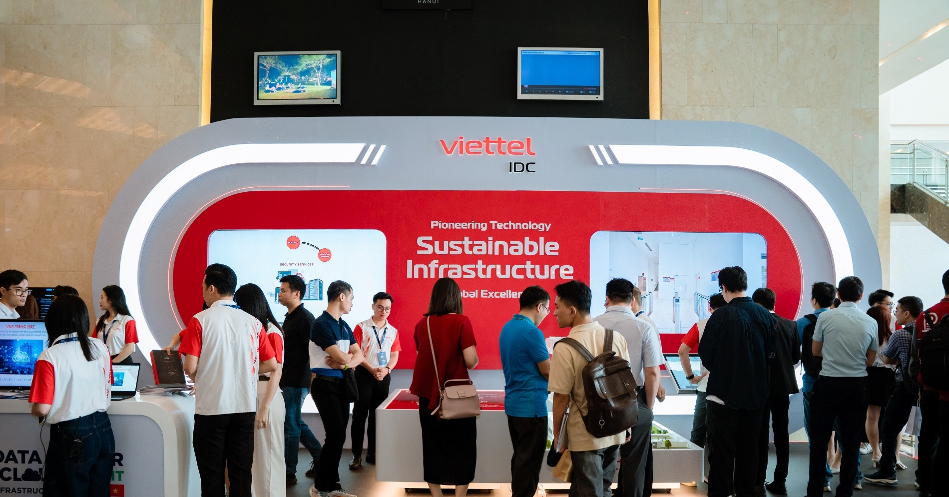 DCCI Summit 2026: Không nhìn AI riêng lẻ mà theo chuỗi hạ tầng liên thông