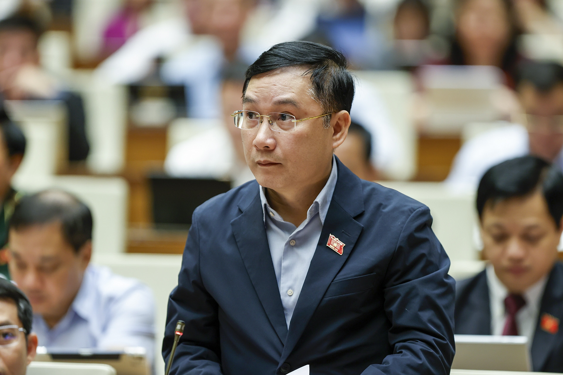 Giá nhà gấp 30 lần thu nhập/năm, người làm 30 năm chưa chắc mua nổi nhà