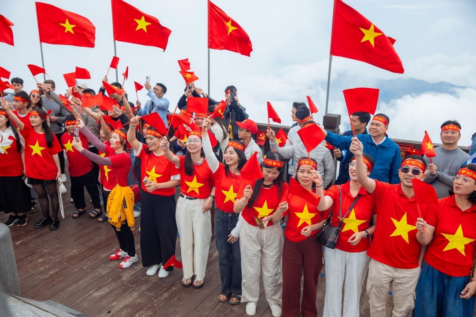 nghỉ lễ 30:4 và 1:5 1.jpg