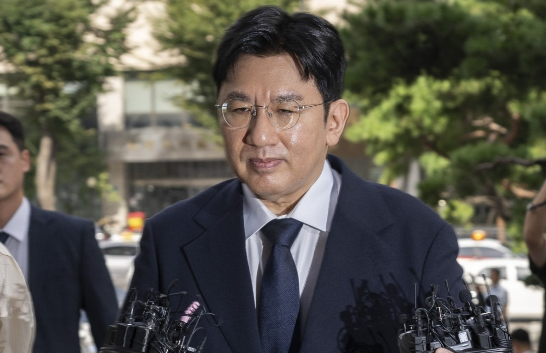 Ông trùm giải trí đối diện lệnh bắt giữ vì nghi thu lợi bất chính 3.400 tỷ đồng