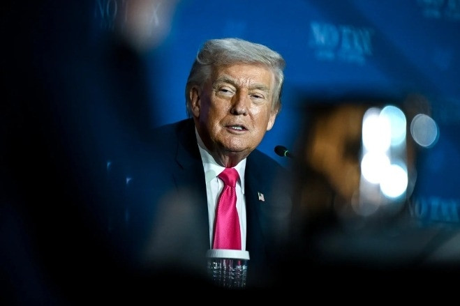  Ông Trump gửi cảnh báo cứng rắn tới Iran, bác tin bị Israel lôi kéo vào xung đột 