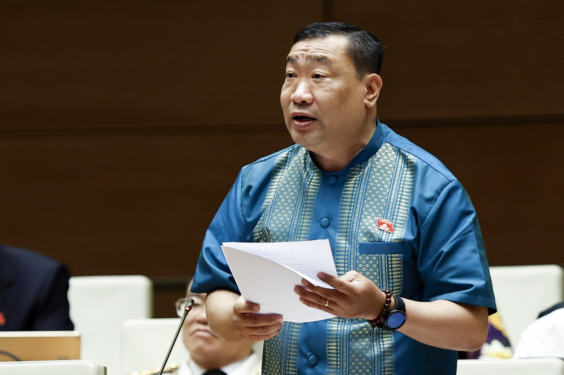 ĐBQH đề xuất tăng lương cơ sở lên 2,65-2,7 triệu đồng/tháng