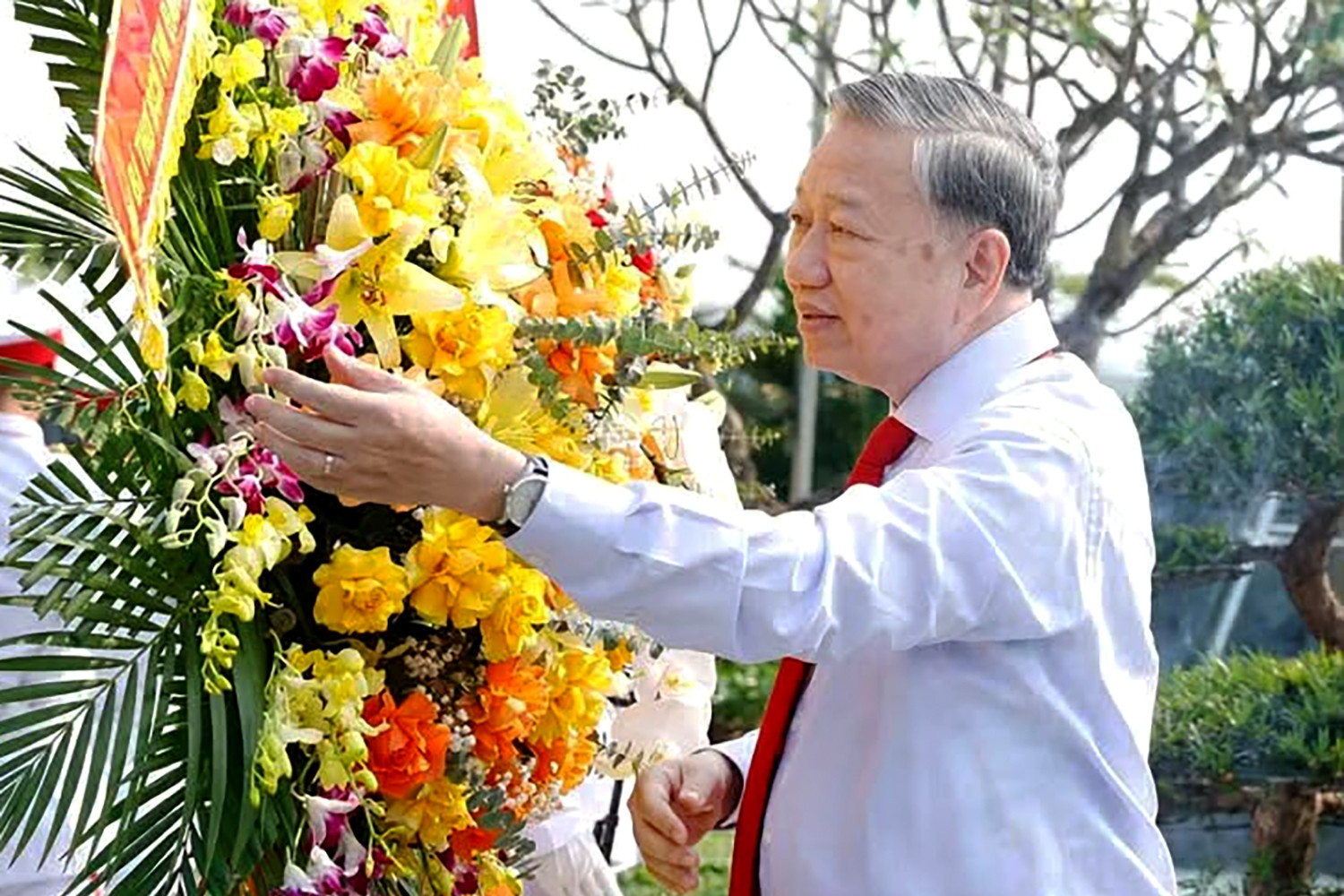 Tổng Bí thư, Chủ tịch nước Tô Lâm dâng hương tưởng nhớ Tổng Bí thư Hà Huy Tập