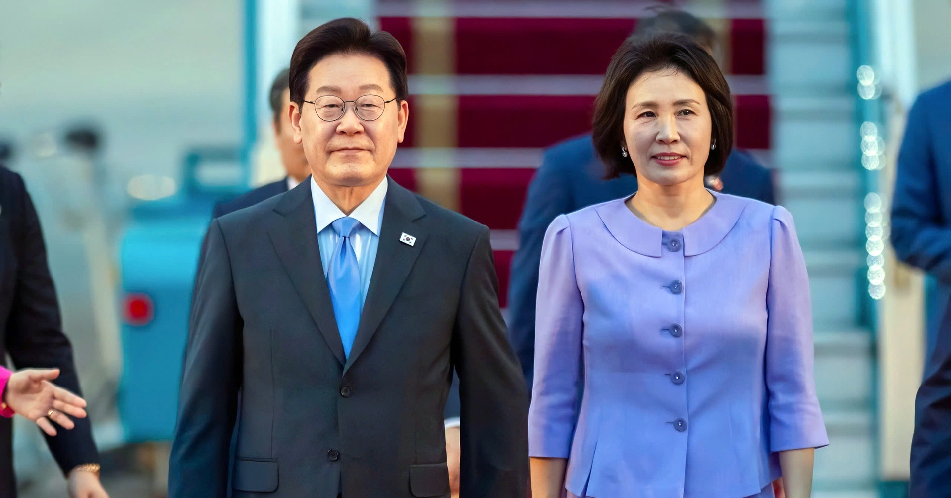Tổng thống Hàn Quốc Lee Jae Myung và phu nhân đến Hà Nội