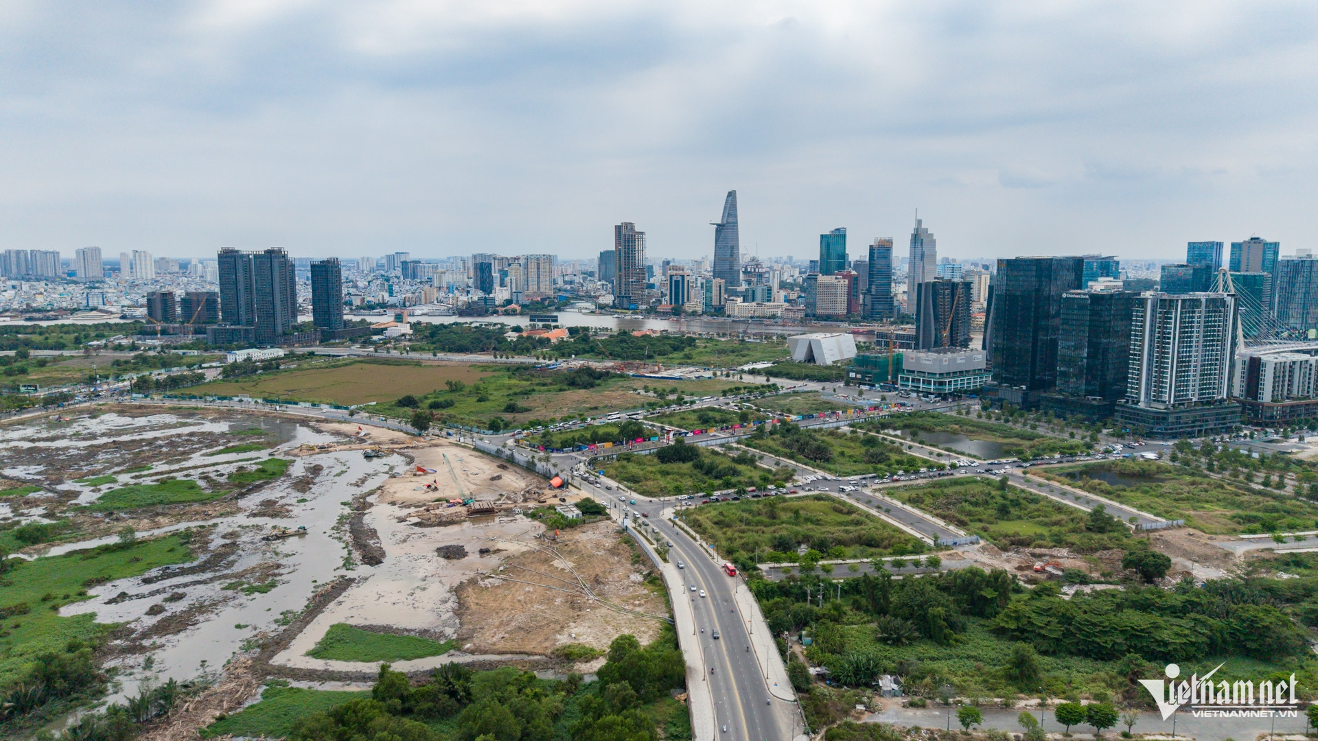 W-thủ thiêm TPHCM   Nguyễn Huế 6.jpg