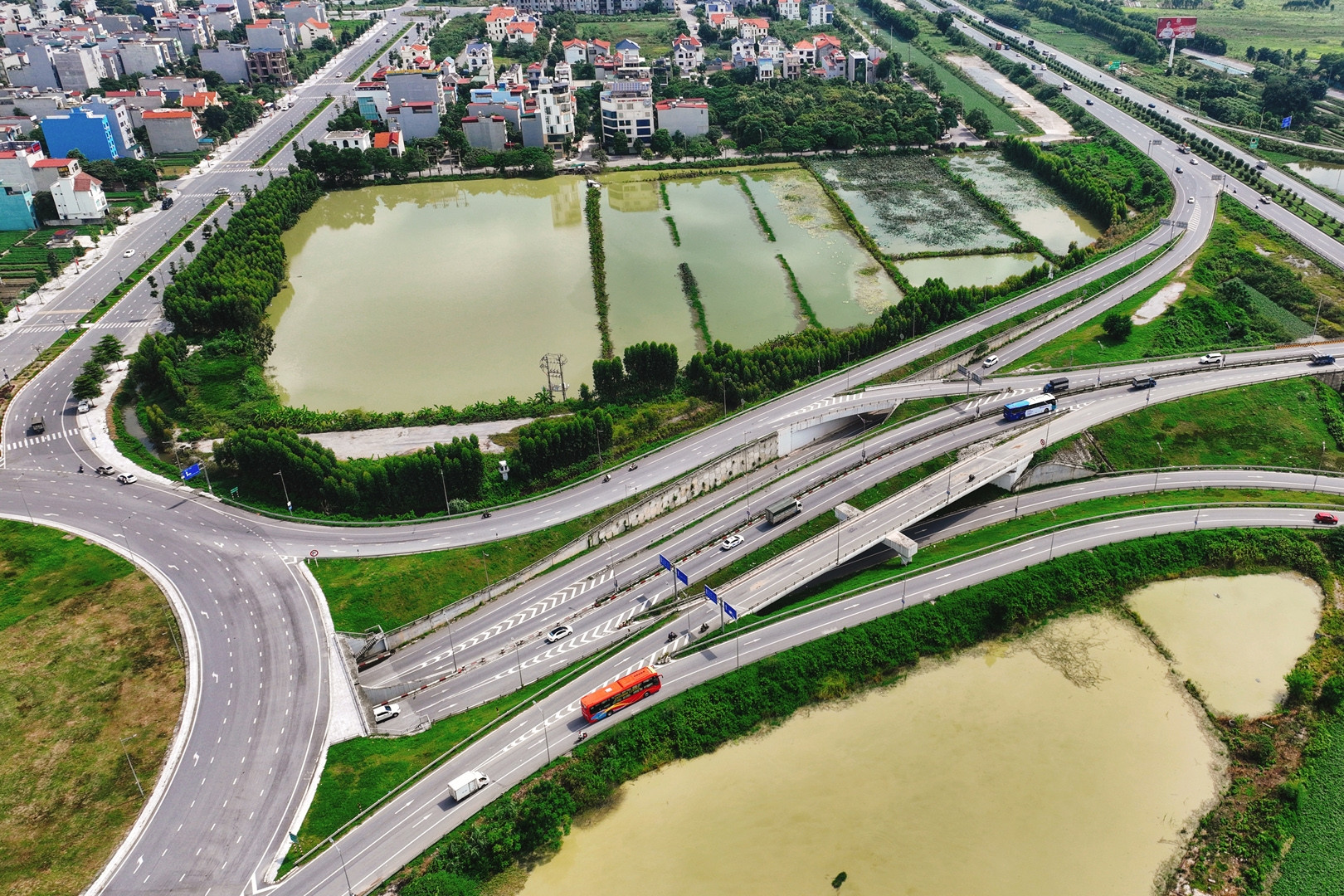 Xây nhà trên đất cha mẹ cho, chị cả ở Bắc Ninh bị các em ngăn cản khi làm sổ