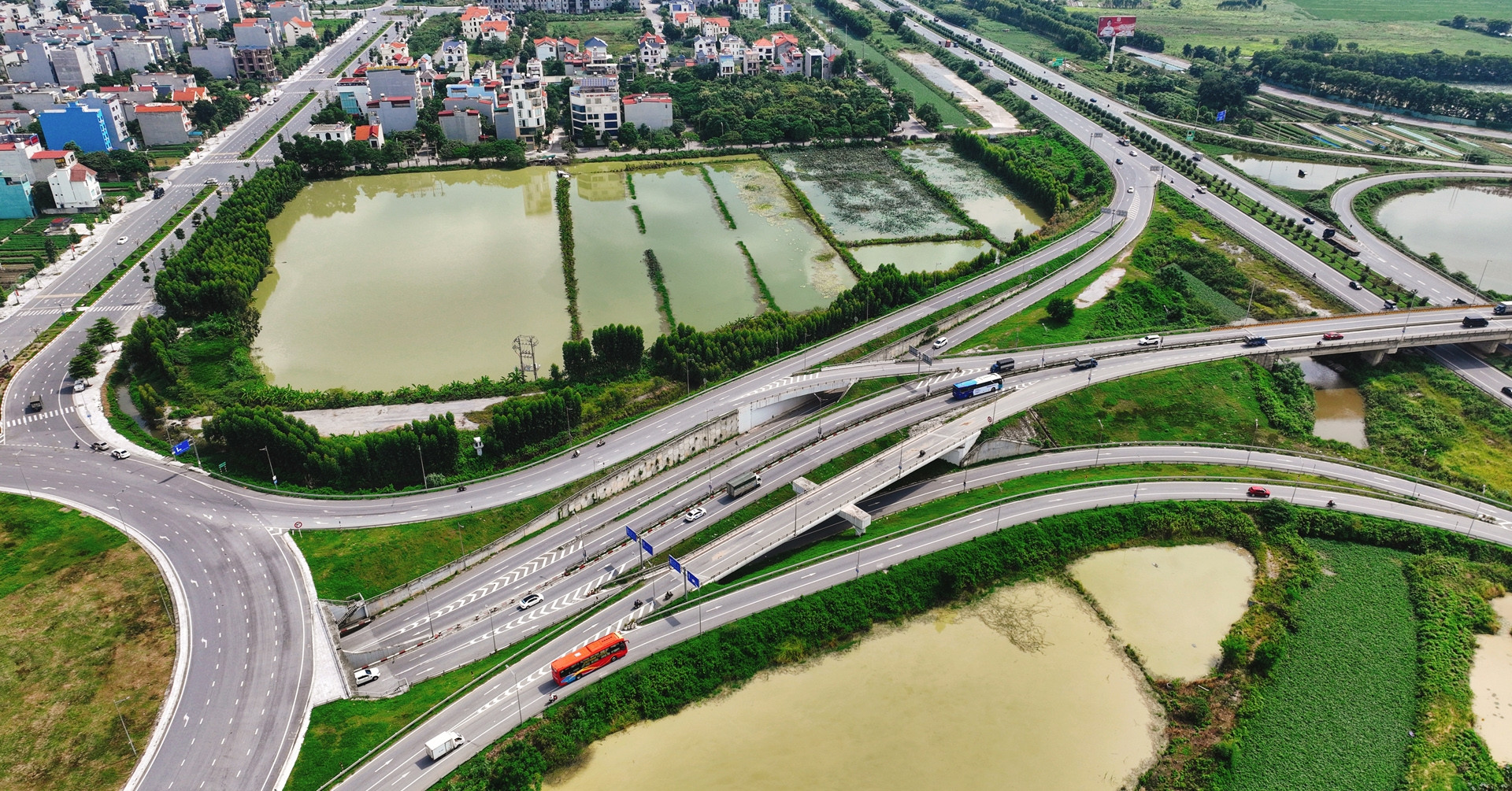 Xây nhà trên đất cha mẹ cho, chị cả ở Bắc Ninh bị các em ngăn cản khi làm sổ