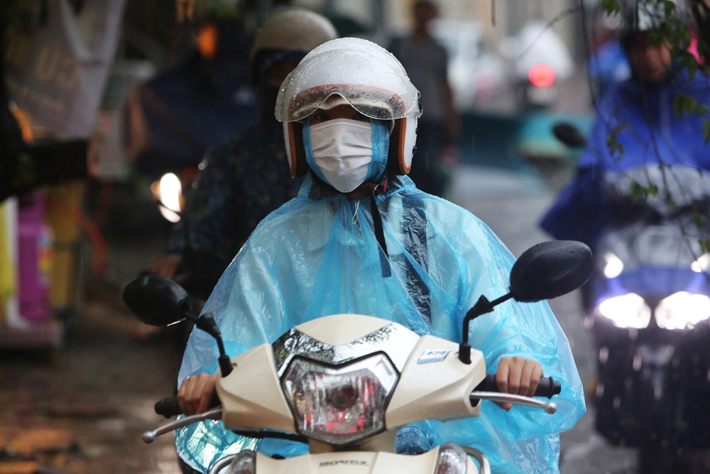 Dự báo thời tiết 23/4/2026: Không khí lạnh gây mưa giông, miền Bắc giảm liền 7 độ