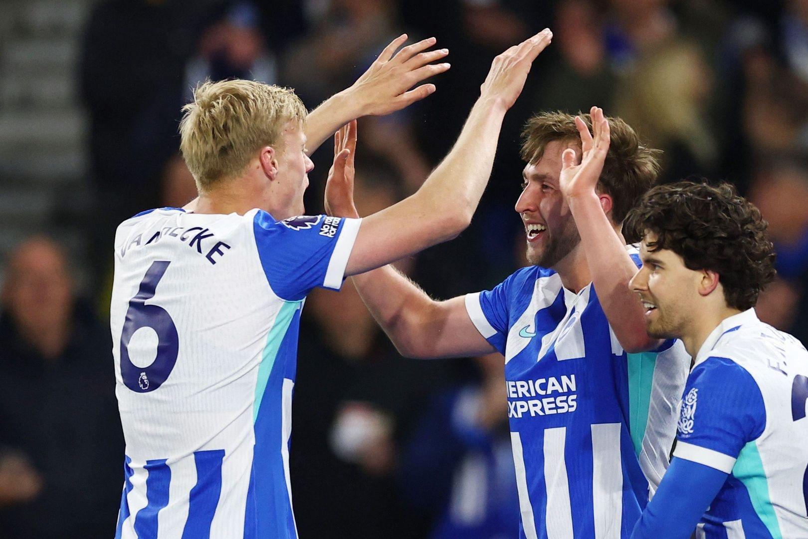 Nóng BXH Ngoại hạng Anh 2025/26 - Vòng 34: Chelsea hết cửa đua vé C1