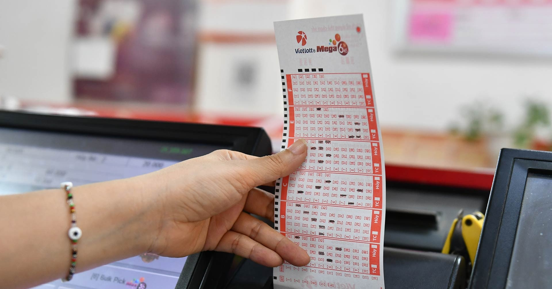 Kết quả Vietlott hôm nay 22/4: Có 17 vé trúng giải nhất, chứa cặp số 15, 16