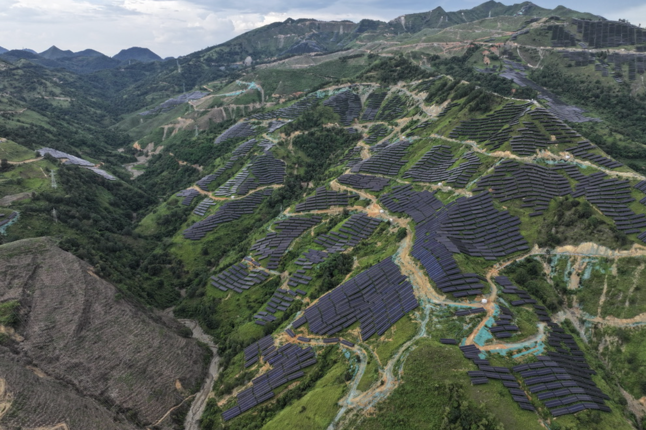 Điện mặt trời lập kỷ lục công suất mới 511 GW trong năm 2025