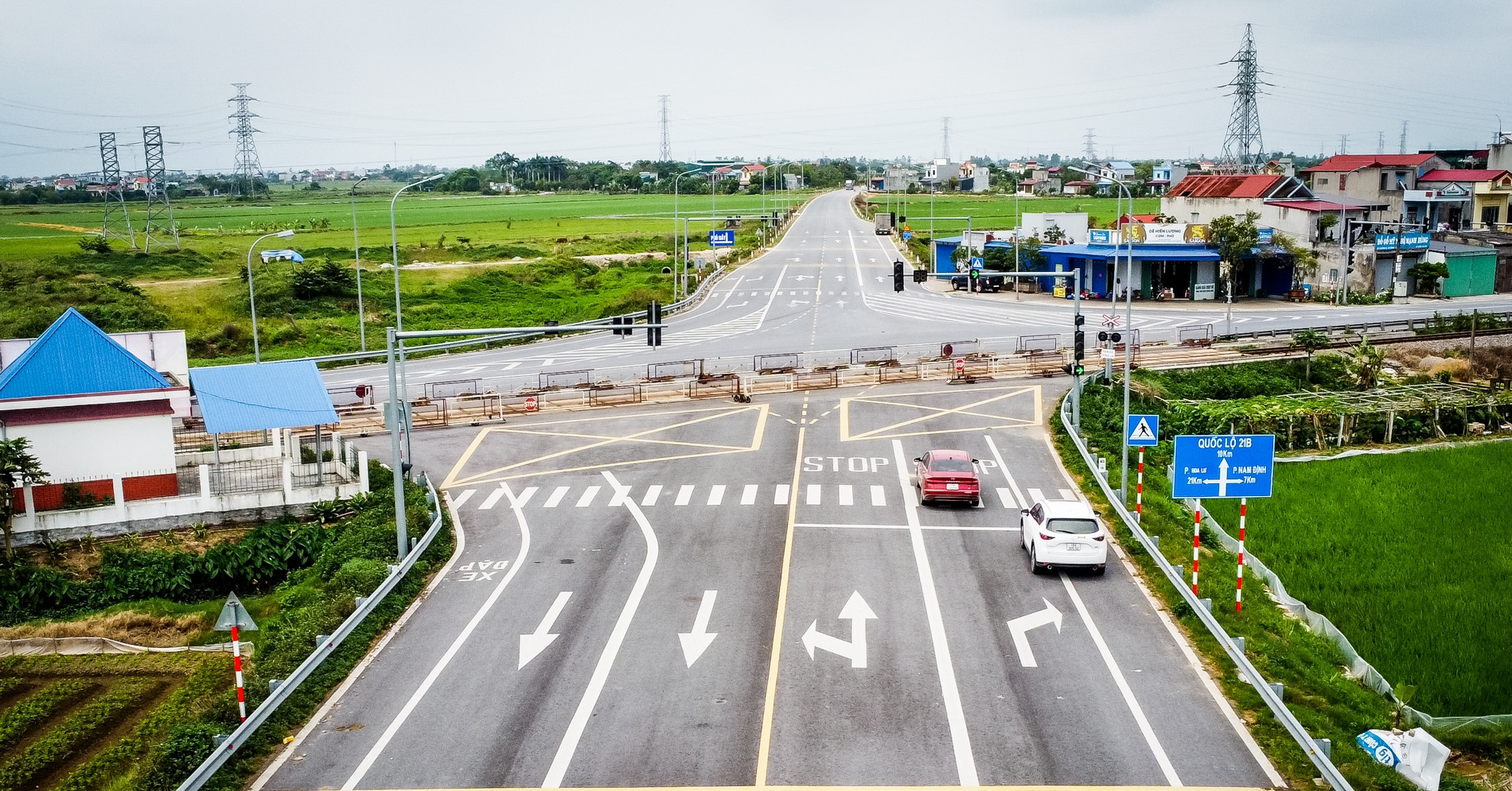 Đường hơn 500 tỷ ở Ninh Bình xây xong, dân vẫn phải đi vòng