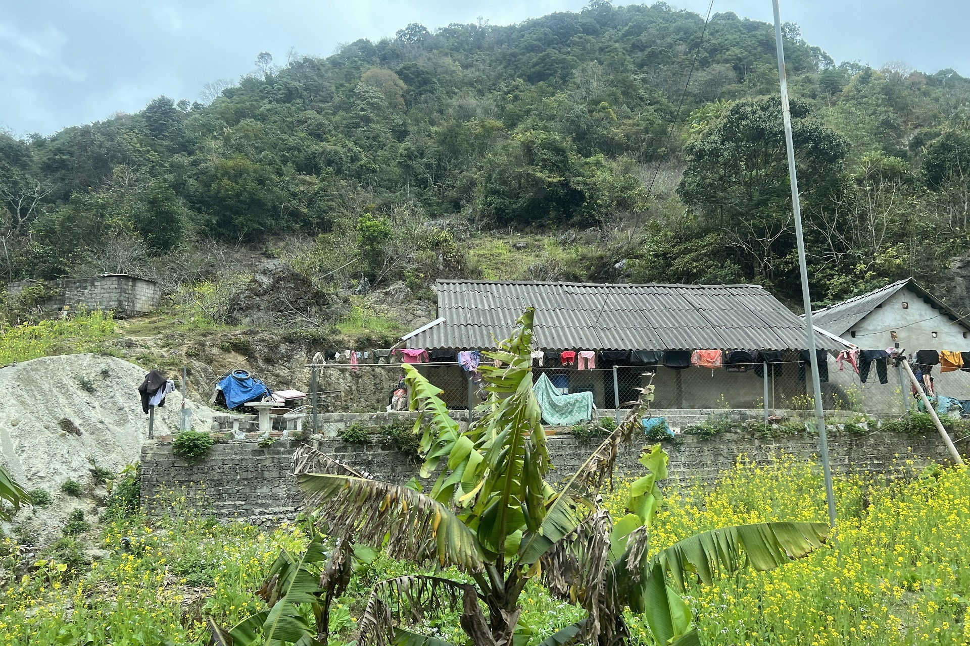Lực lượng tuyến đầu ở cơ sở “gõ cửa từng nhà” để giảm nghèo thông tin